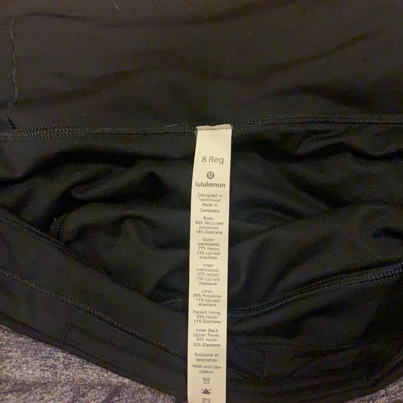 Lululemon Shorts -  Speed ups   Size 8  2.5” - Picture 4 of 4